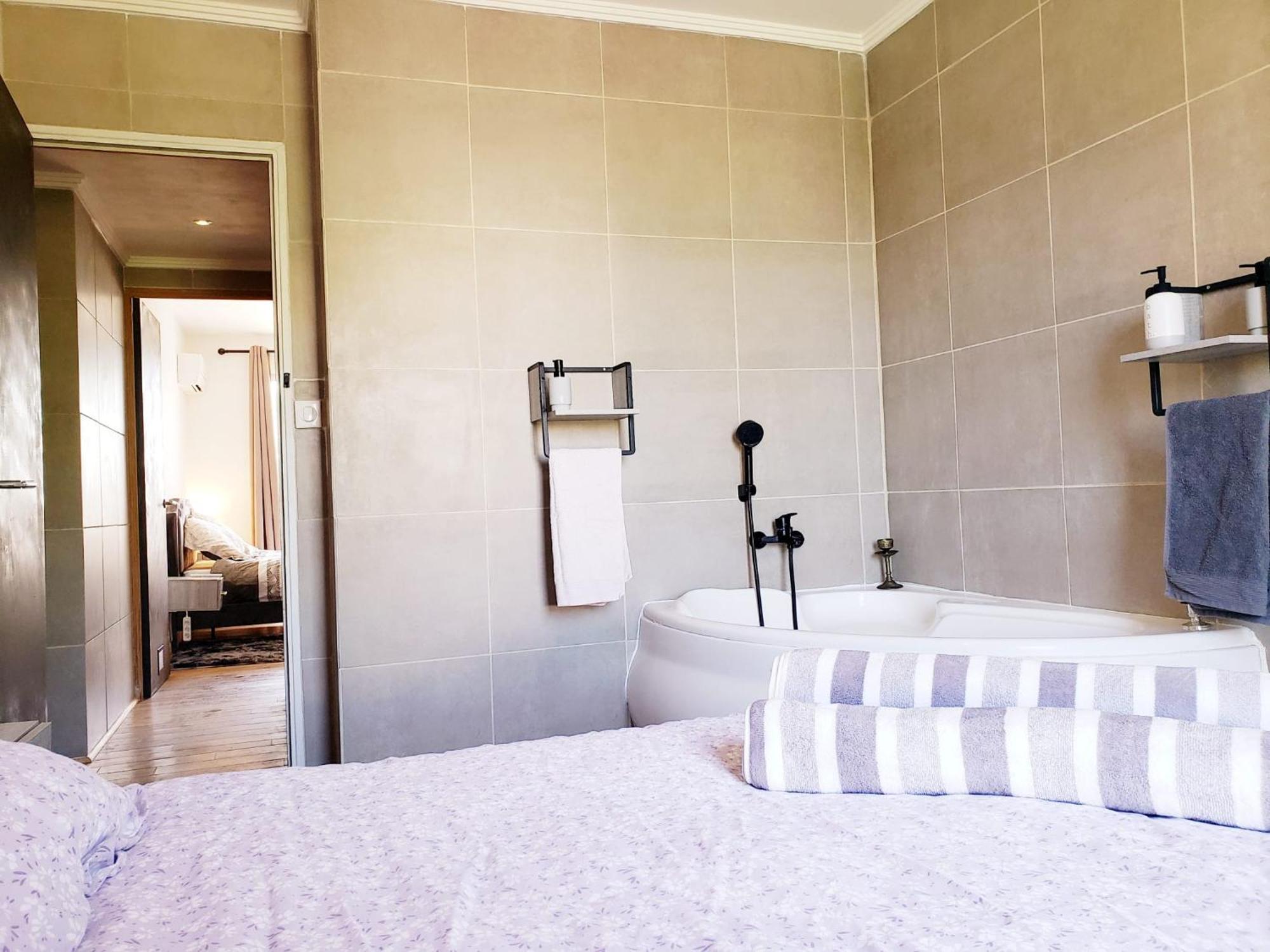 Suite From 1 To 6 - Bathtubs In Rooms - Air Conditioned Residential Appartement - Self-Arrival - Wifi - Netflix Disney - Kitchen - Laundry - Parking Avignone Esterno foto
